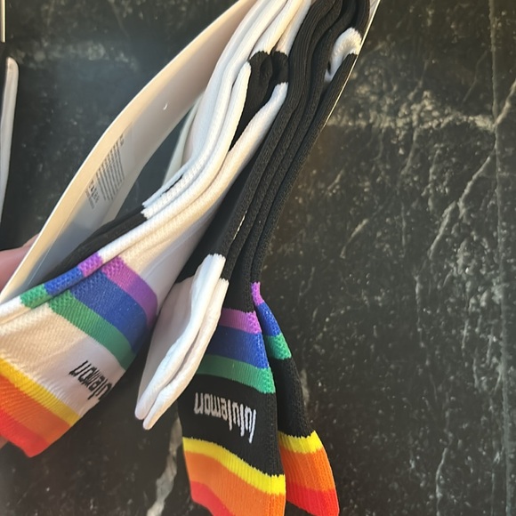 2 pairs of Lululemon socks - Picture 3 of 3